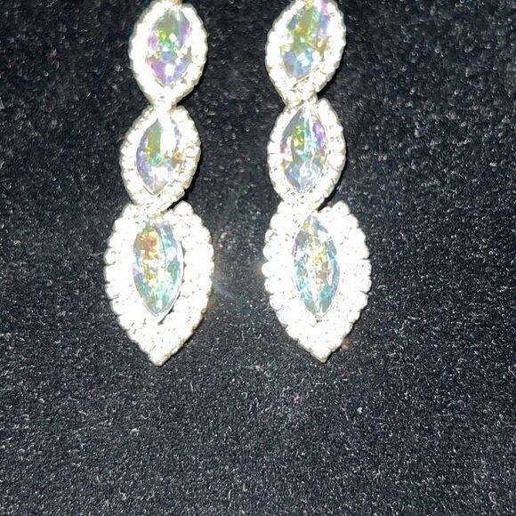 31/2” Clear Silver Tone Teardrop White Wedding Long Rhinestone Bridal Earrings - Picture 4 of 7